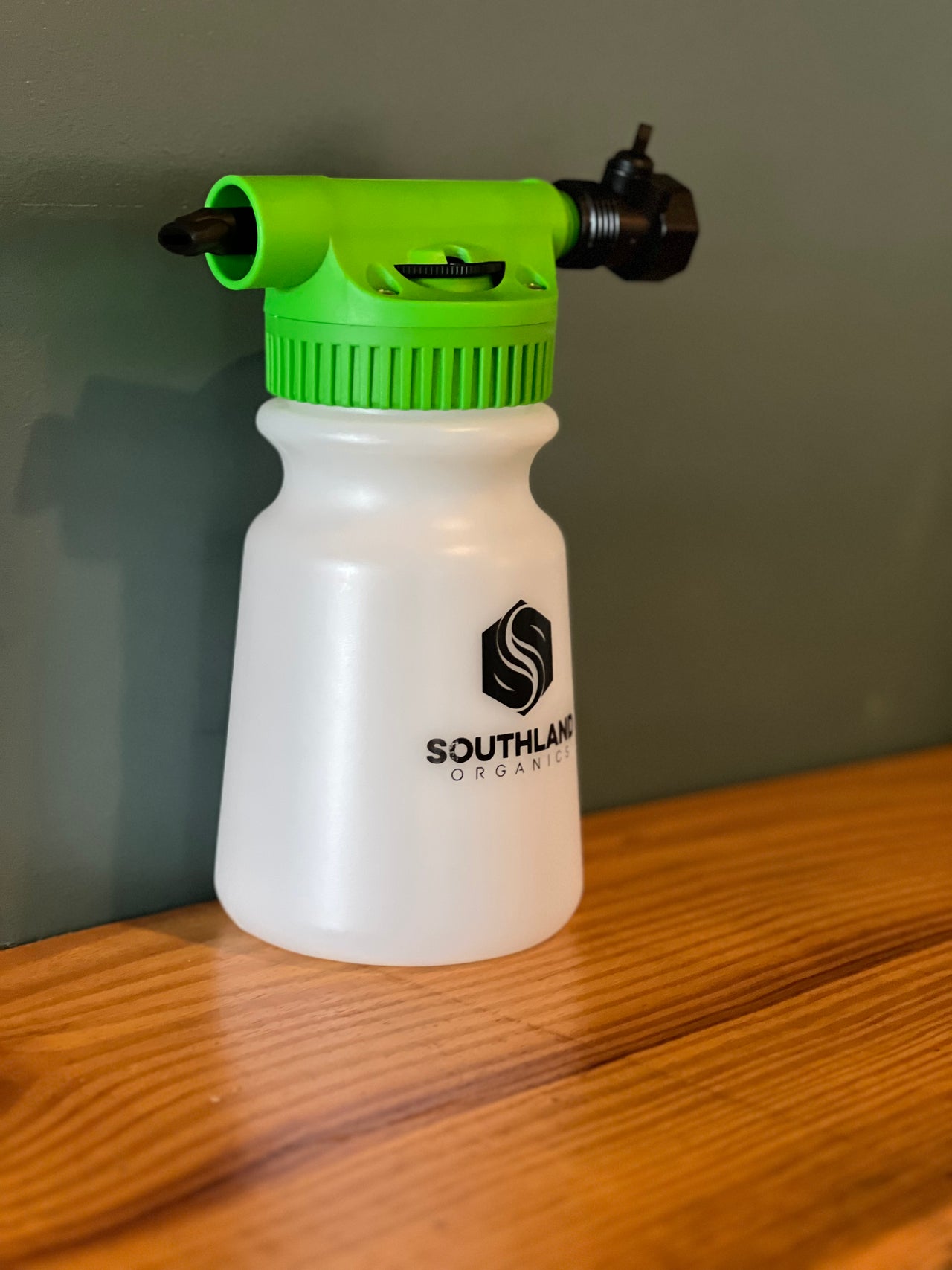 Premium Adjustable Trigger Spray Bottle – 32 oz